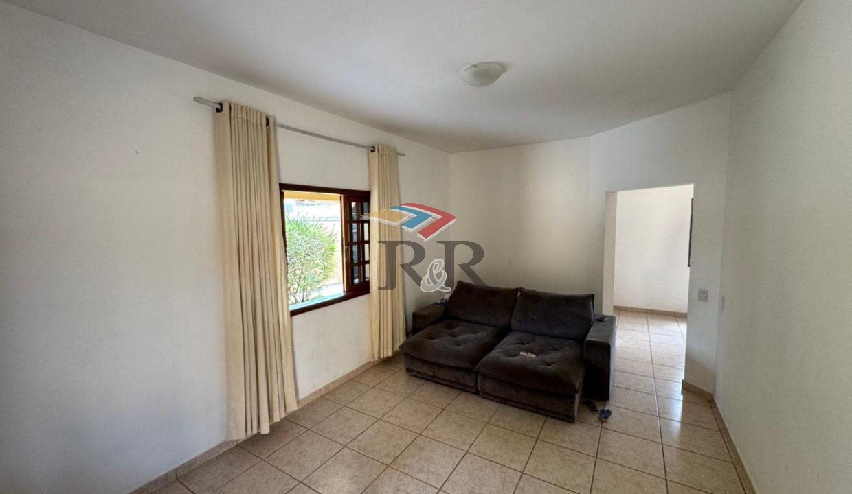 WhatsApp Image 2025-10-17 at 16.35.05 (1)