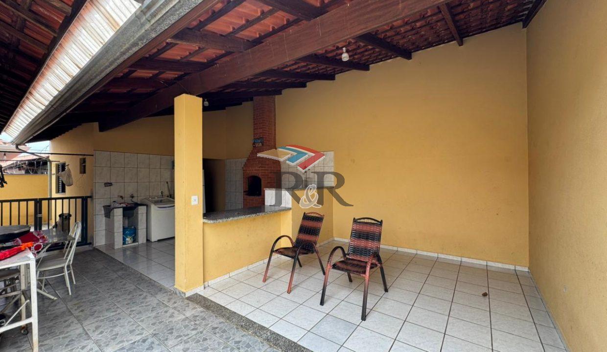 WhatsApp Image 2025-10-17 at 16.35.06 (1)